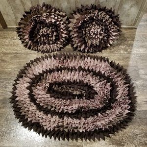 COPY - AMISH HAND CRAFTED BROWN PILLOWS & THROW RUG